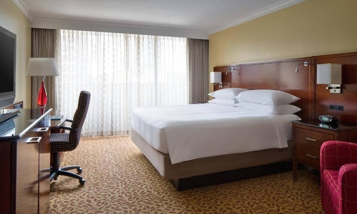 Lenox Hotel | 1 Double | Wyndham Atlanta Buckhead Hotel & Conference Center | Pet Friendly