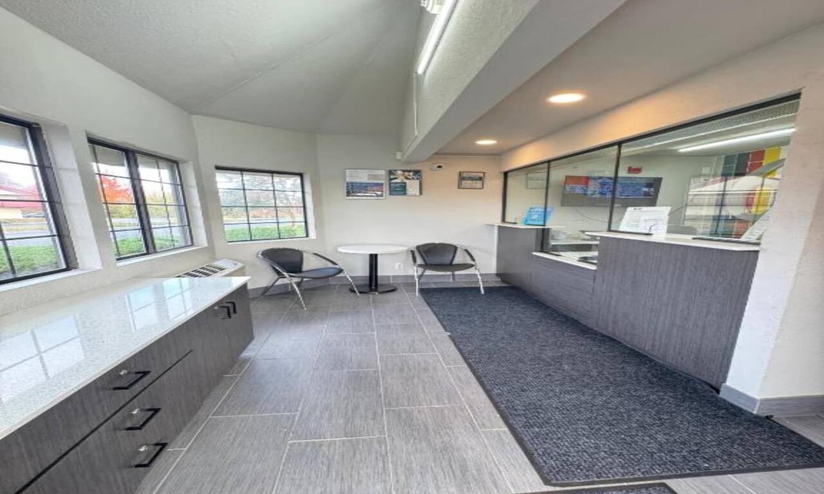 Enfield Apartment | 1 Full Bed|Mobility Access|Tub,Nsmk