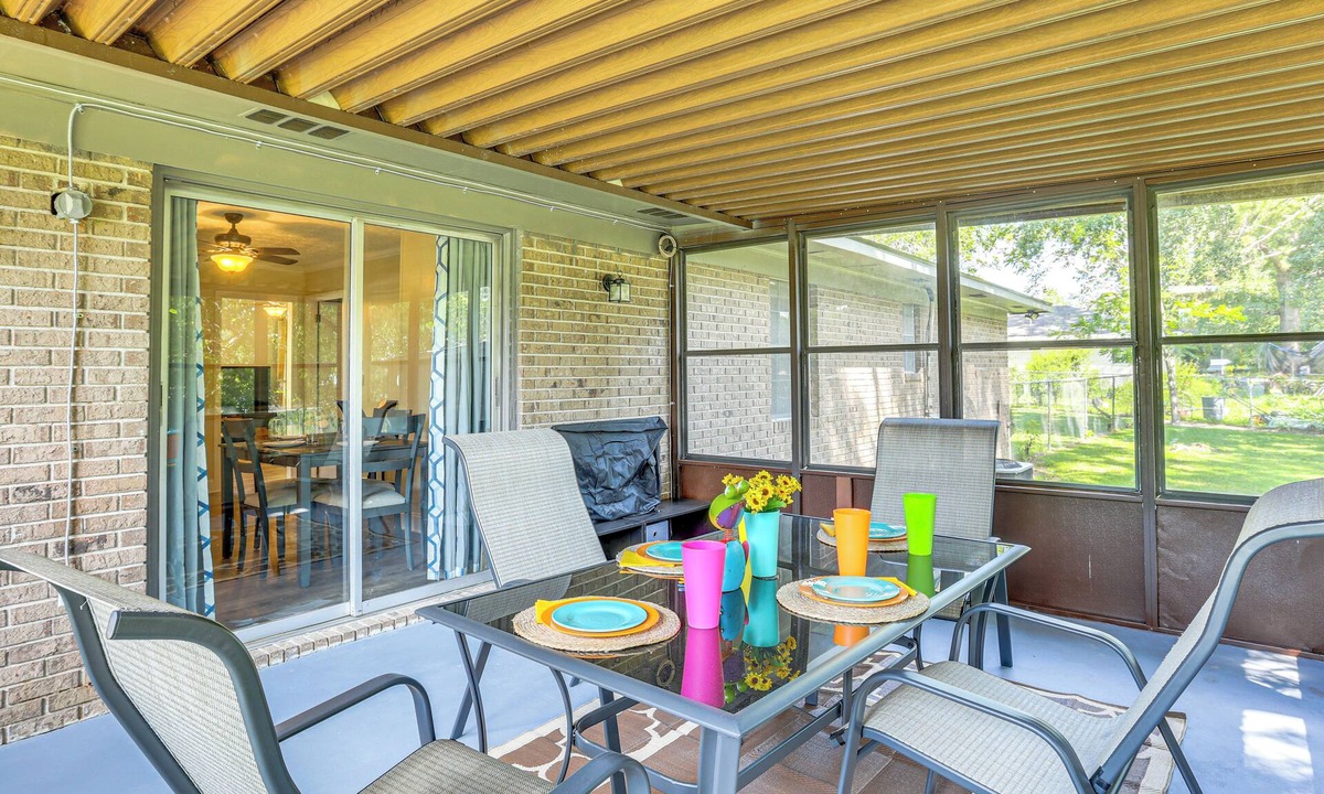 Waycross House | 1 Mi to Dtwn Waycross: Home w/Furnished Porch