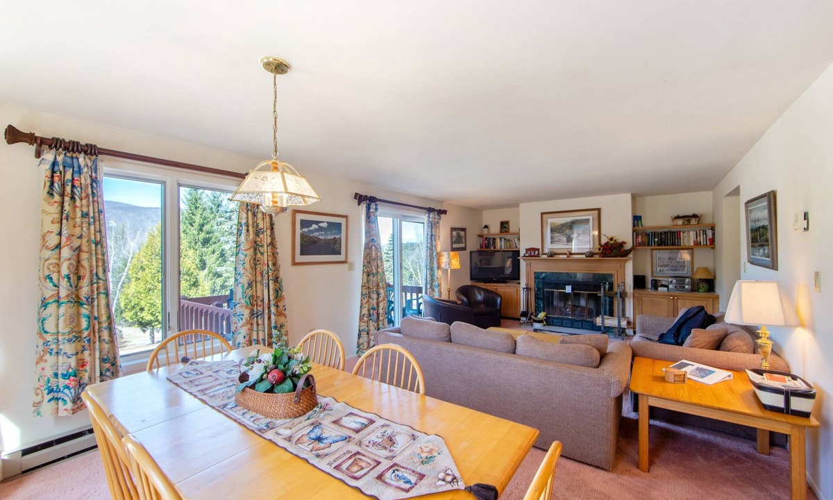 North Creek House | 11D - Spacious & Family-Friendly Getaway 3 Bedroom Townhouse by The Summit at Gore Mountain