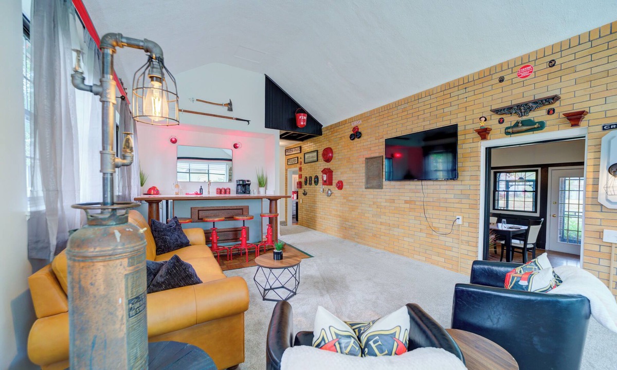 Lakeside House | 1924 Firehouse No. 6