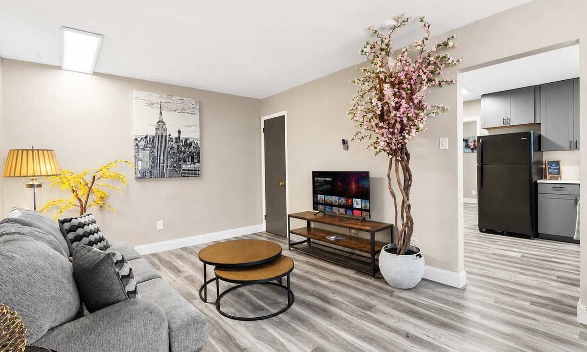Tower Grove South Apartment | 1BR + Full Kitchen · Tower Grove · 3 mi SSM SLU · Pet-Friendly