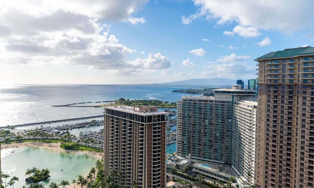 Waikiki Resort | 2-bedroom Suite at Hilton Lagoon Towers located by Waikiki Beach