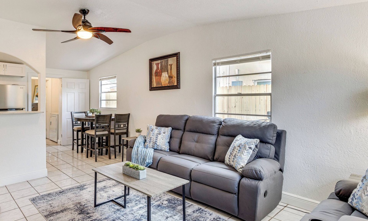 Bearss Plaza House | 2 Mi to Busch Gardens! Family Getaway in Tampa