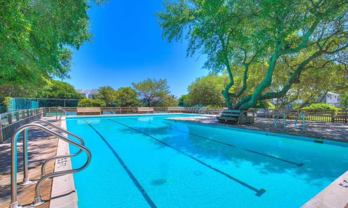 Sea Acres Condo | 2BR Duck Condo: Walk to Beach, Pool & Tennis