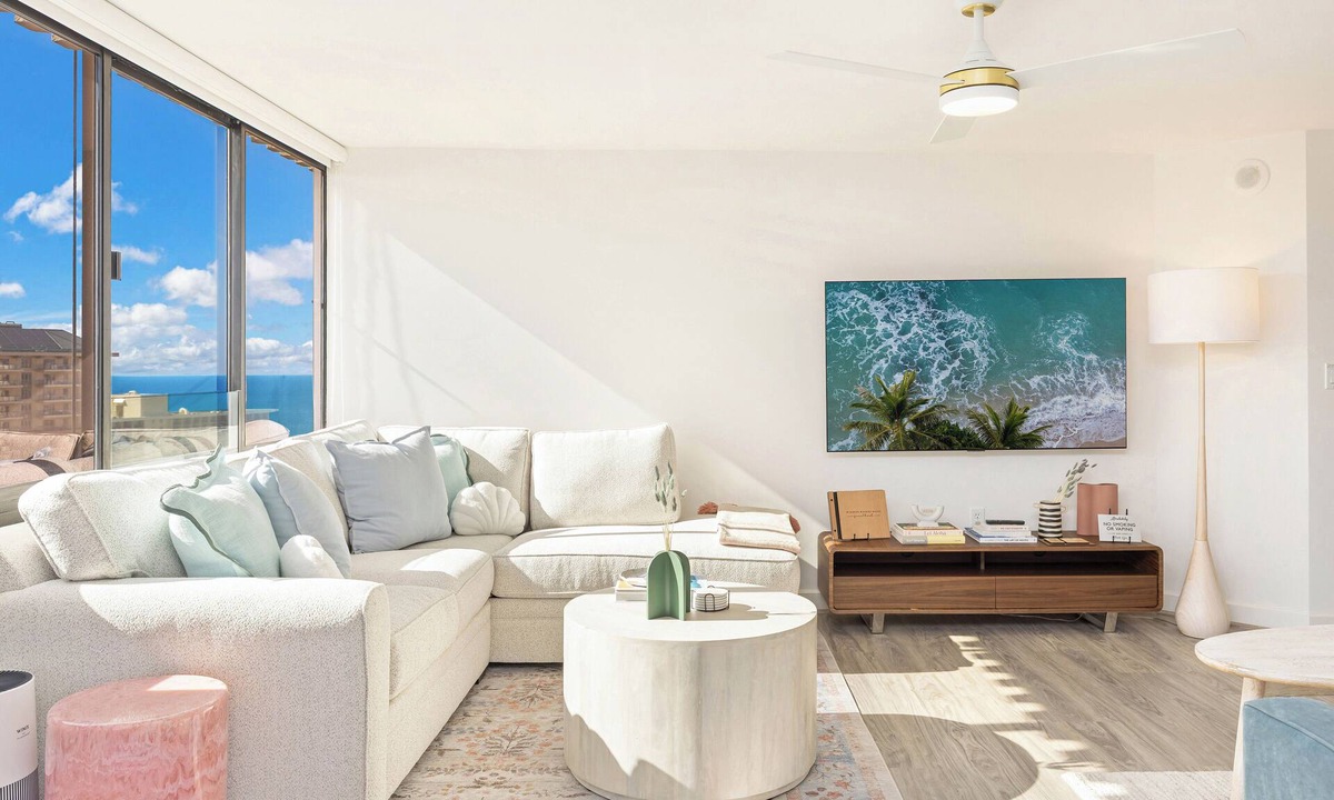 Waikiki Apartment | 2BR Ocean View Condo at The Windsor Waikiki Near the Beach