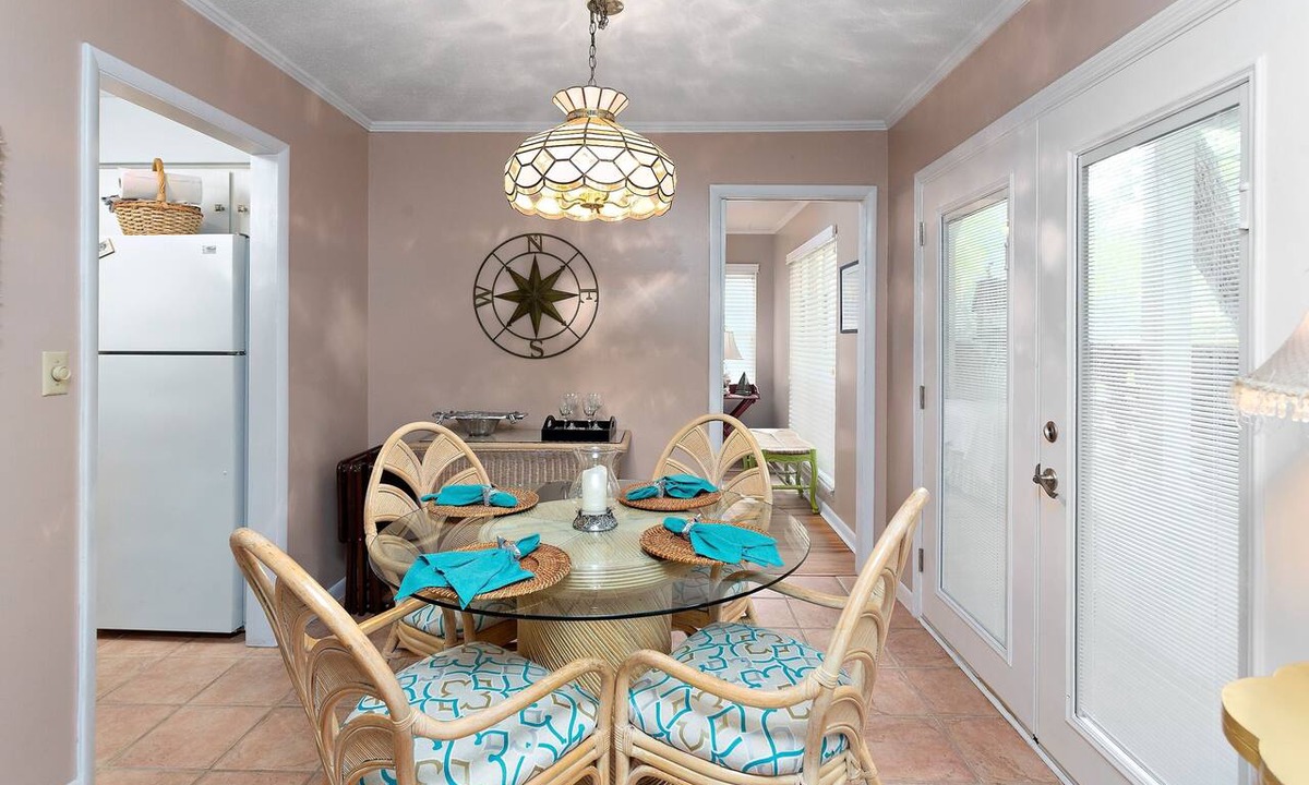 Demere Park Condo | 3 bedroom 2 bath condo. Walking to Pier/Village