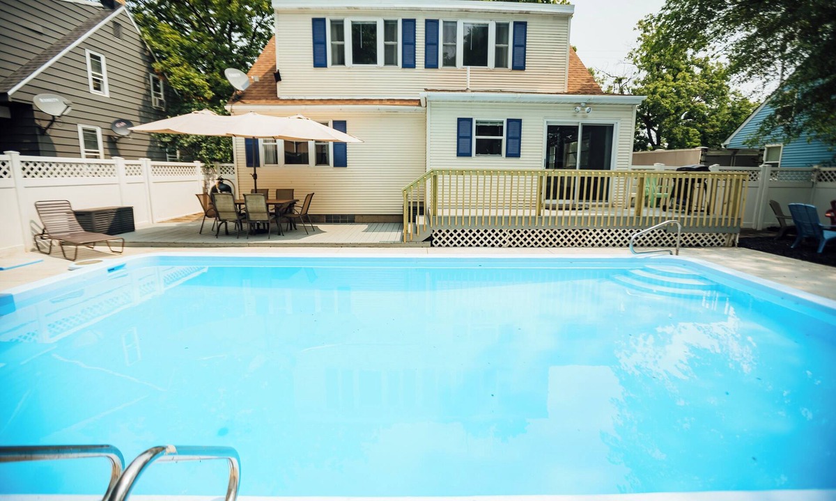 Grand Rapids House | 4-bedroom in-ground pool 10 minutes to Downtown Grand Rapids and GRR Airport