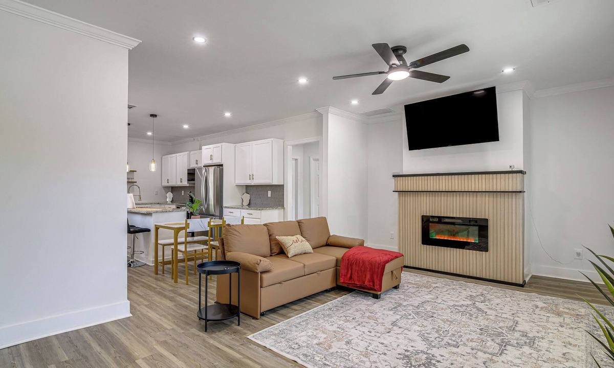 Sylvan Hills House | 4 Mi to Mercedes-Benz Stadium: ATL Home w/Yard!