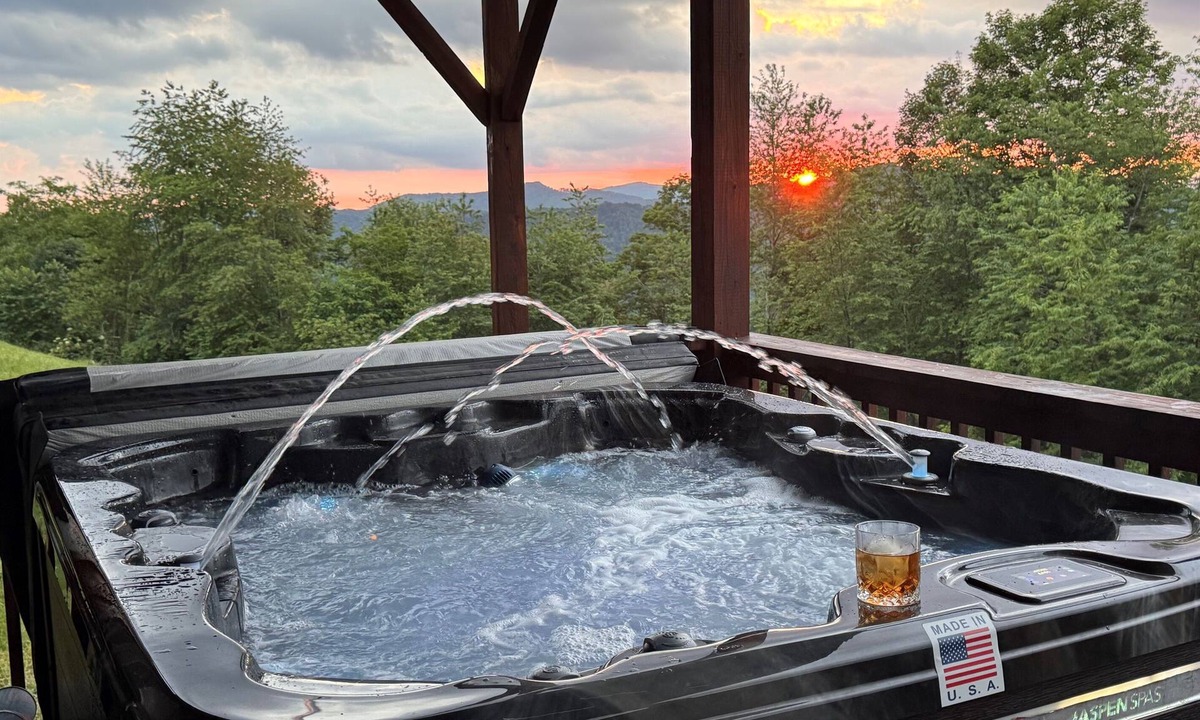 Wolf Laurel Cabin | 4300' Sunset Views/Hot Tub/Game Room/Near Hatley Pointe & Asheville