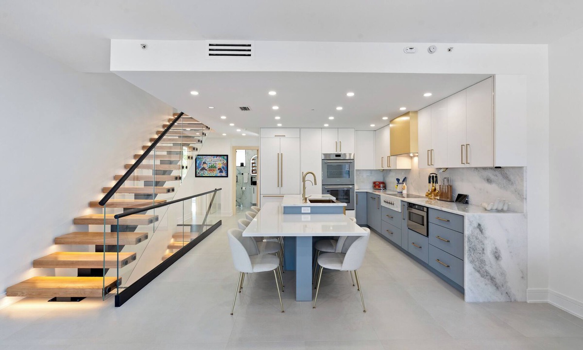 Pineapple Grove Arts District House | 4BR/4BR Atlantic Ave Luxury Townhome + Golf Cart