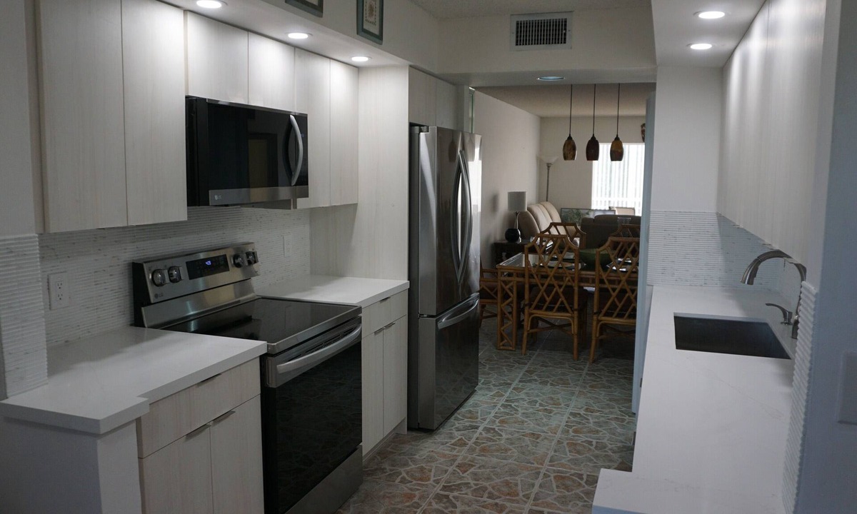 Survey Creek Condo | Activities galore in gorgeous, newly renovated 55+ golf community! Six mos min!