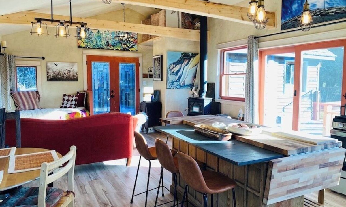 Homer Cabin | Artful, private Homer cabin: 1 BR, sleeps 4. Trails, forest, close to town/ocean