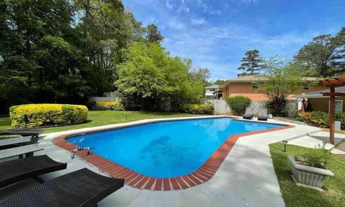 Decatur House | Atlanta Private Pool Retreat 5BR Home Sleeps 14