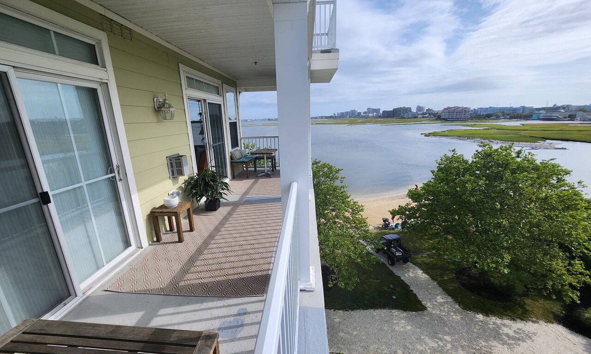 Sunset Island Condo | Bay Breeze! Corner 3BR/2BA condo with amazing views! Sunset Island's finest!