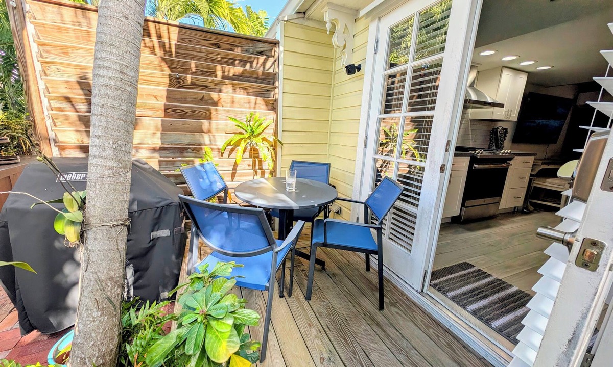 Key West Historic District Condo | Beach House, Modern Old Town Studio Near Duval - New Listing Discount!