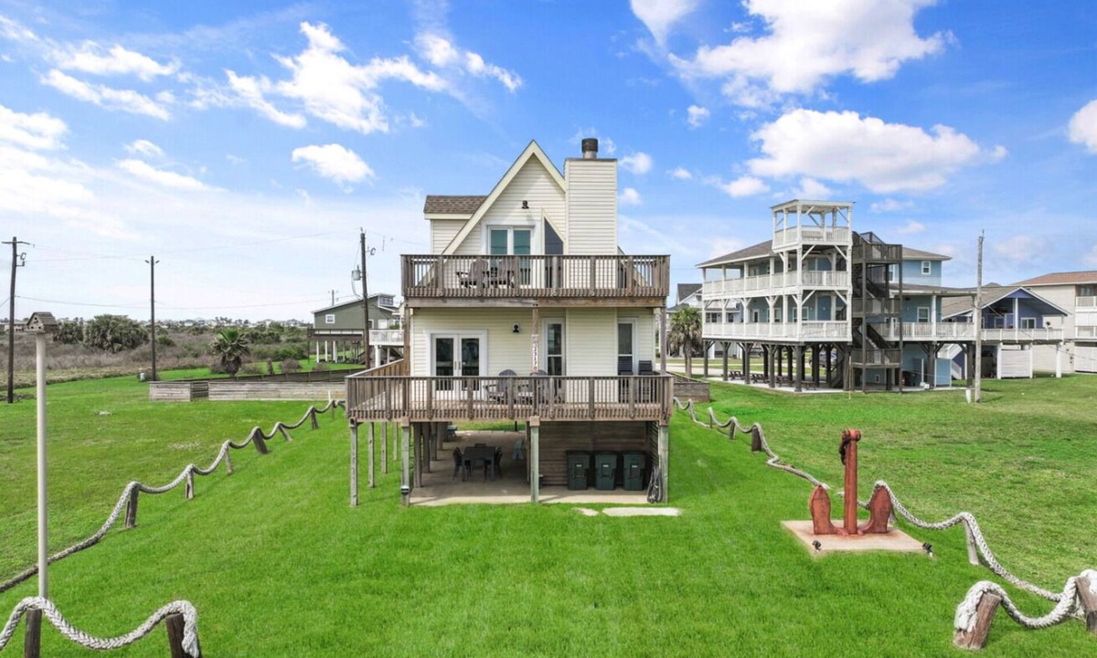 Terramar Beach House | Beachfront Views without the Beachfront Prices!