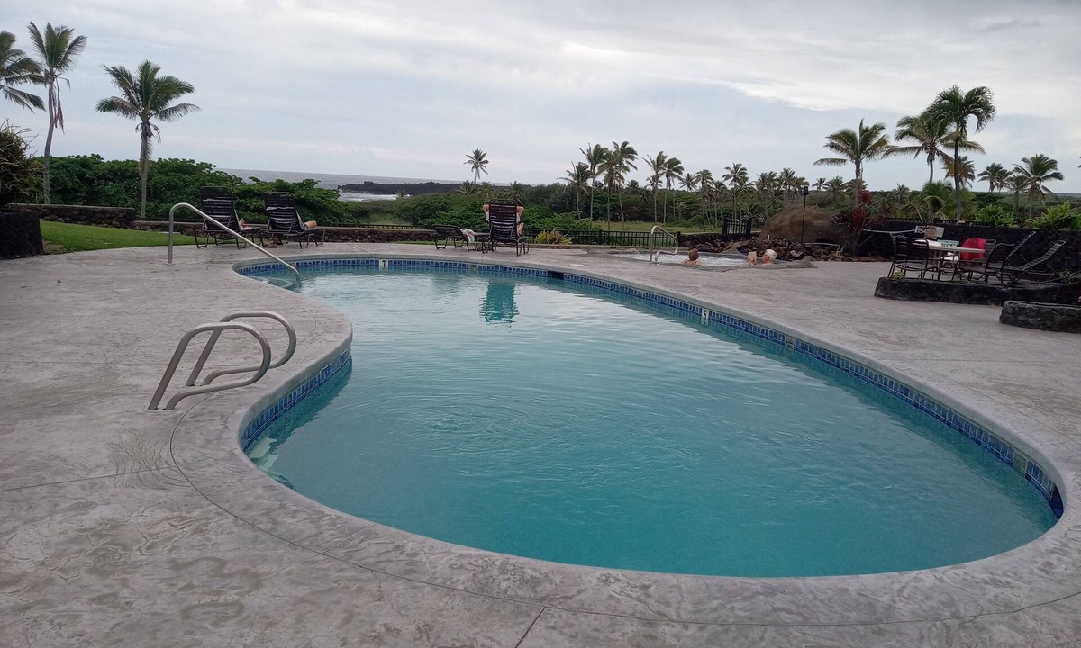 Punaluu Condo | Beautiful 1-bedroom condo at Punalu'u black sand beach