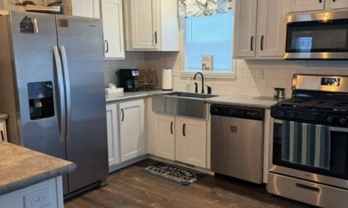 Town of Milo House | Beautiful home at Plum Point Cottages on Seneca Lake with many extras