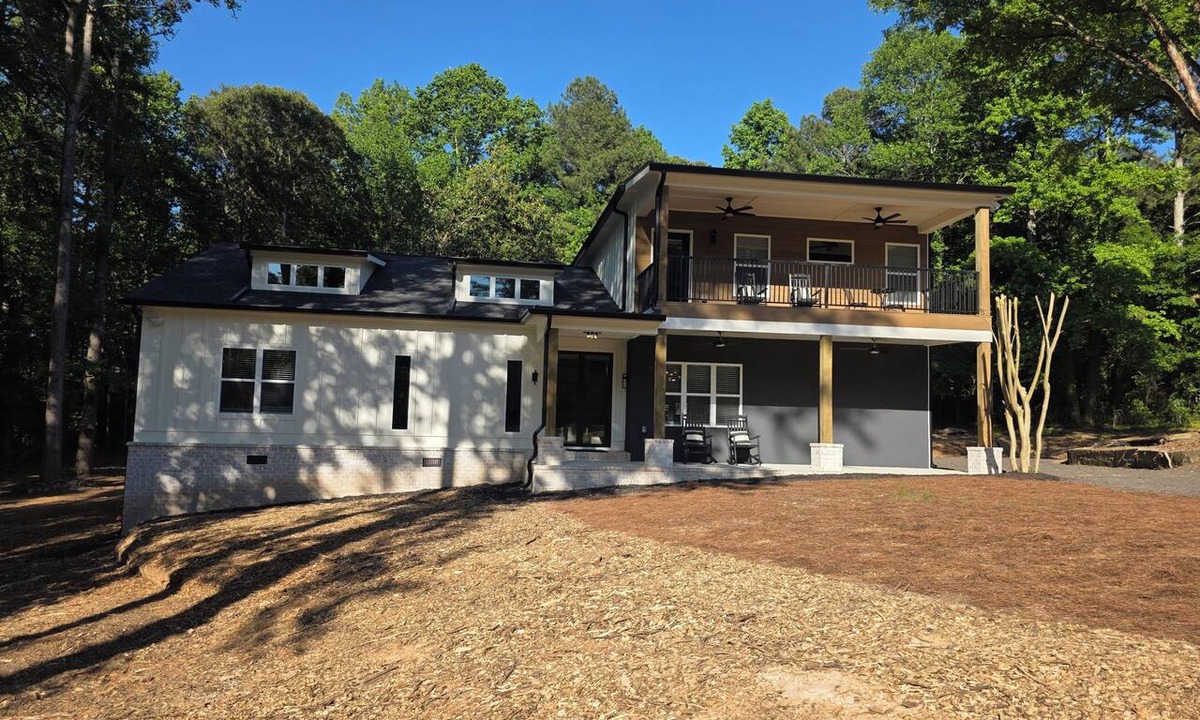 Dacula House | Brand-New Luxury 5-Bedroom Home, Large Yard, Perfect for Families & Groups