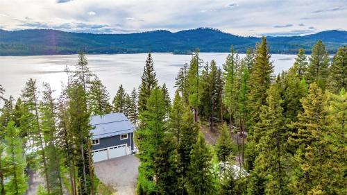 Marion House | Built 2016 Pristine Lake House for Boating, Remote Work, Hiking and Relaxing