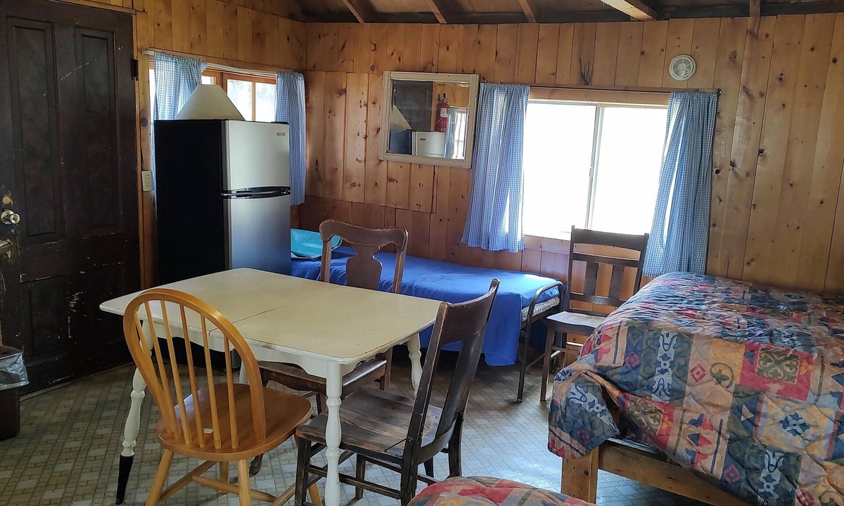 Bellvue Cabin | Cabin 7 at Sportsman's Lodge