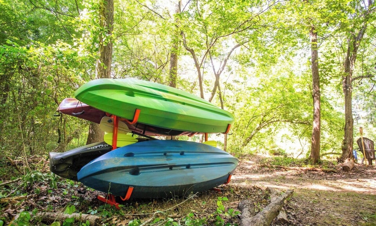 Elon House | Cabin + Studio By The River | Kayaks, Trails, Gym