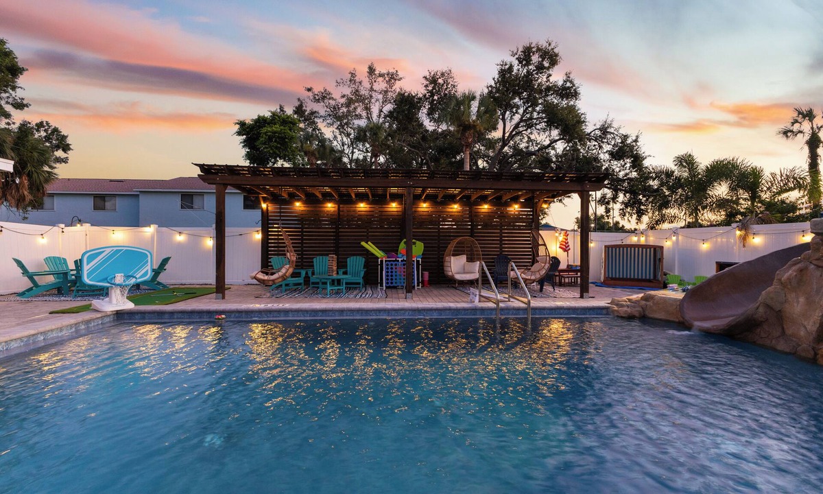 South Bradenton Condo | Cedar Run Resort - Roam Hospitality