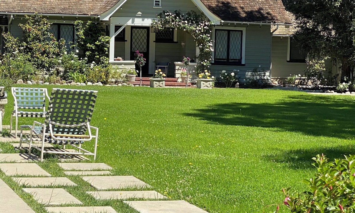 South Arroyo Cottage | Charming 2-bedroom cottage in Pasadena with AC