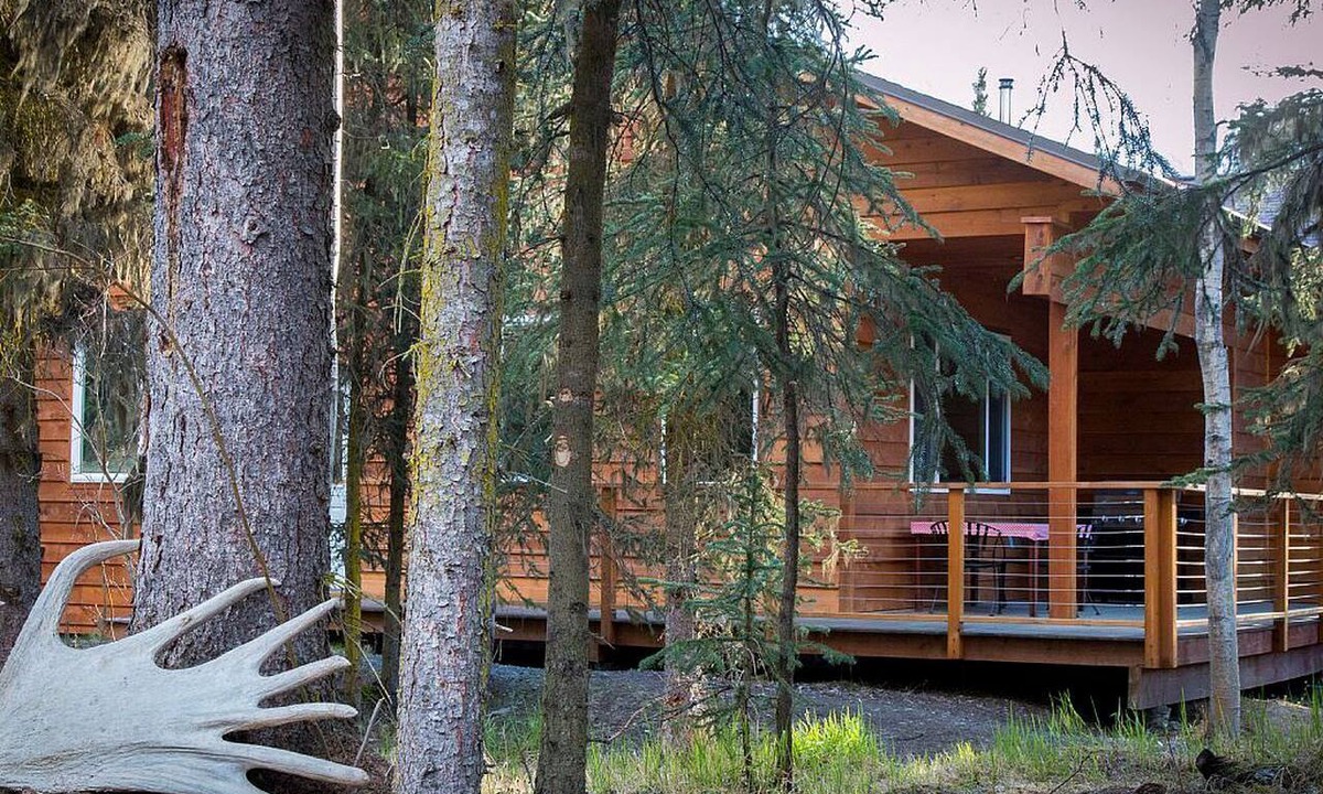 Cooper Landing Cabin | Charming Cabin Rental Surrounded by Chugach National Forest, Alaska