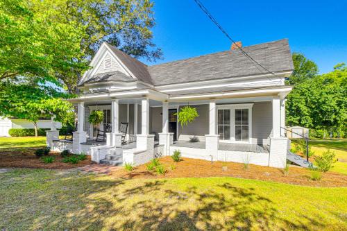 Metter House | Charming Georgia Cottage ~ 19 Mi to Statesboro!