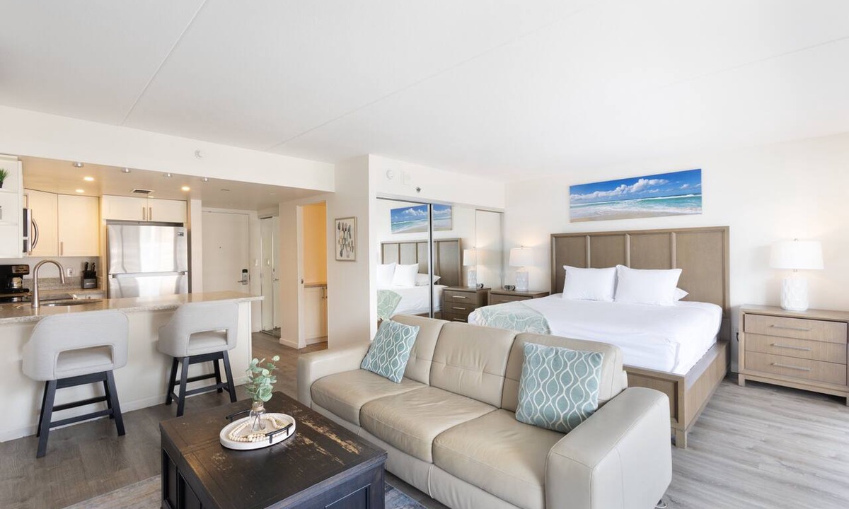 Waikiki Condo | City Lights, Mountain View! Ilikai Hotel, One-Bedroom, Renovated & updated!