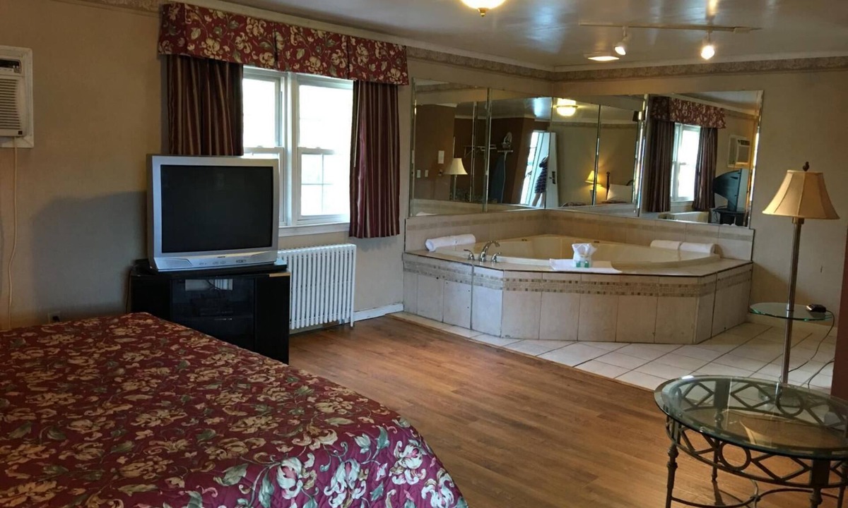 Latham Hotel | Colonie inn and Suites