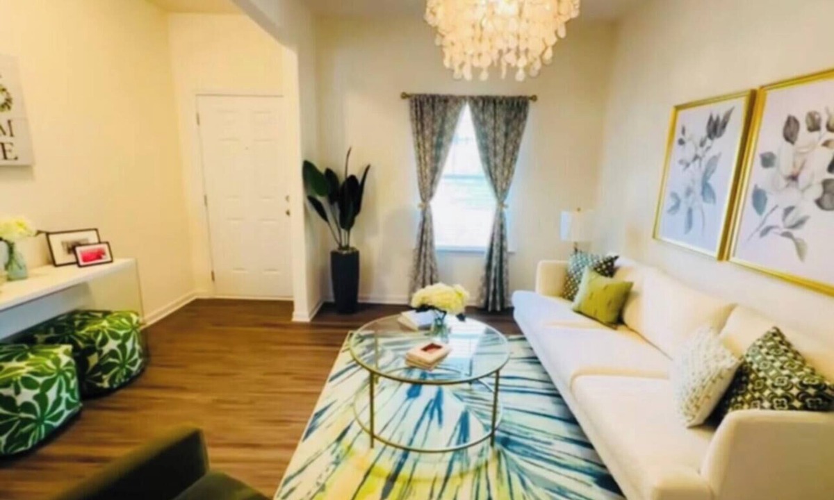 Covington House | Covington Serenity Retreat – Stylish 4BR, Modern Space Perfect for Families