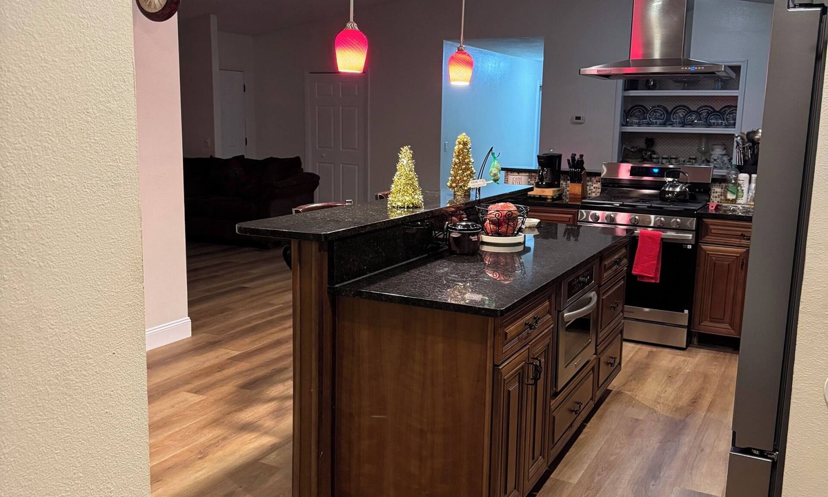 Lake City House | Cozy 3 bedroom 3 bathroom in Lake City, FL right by Falling creek Falls