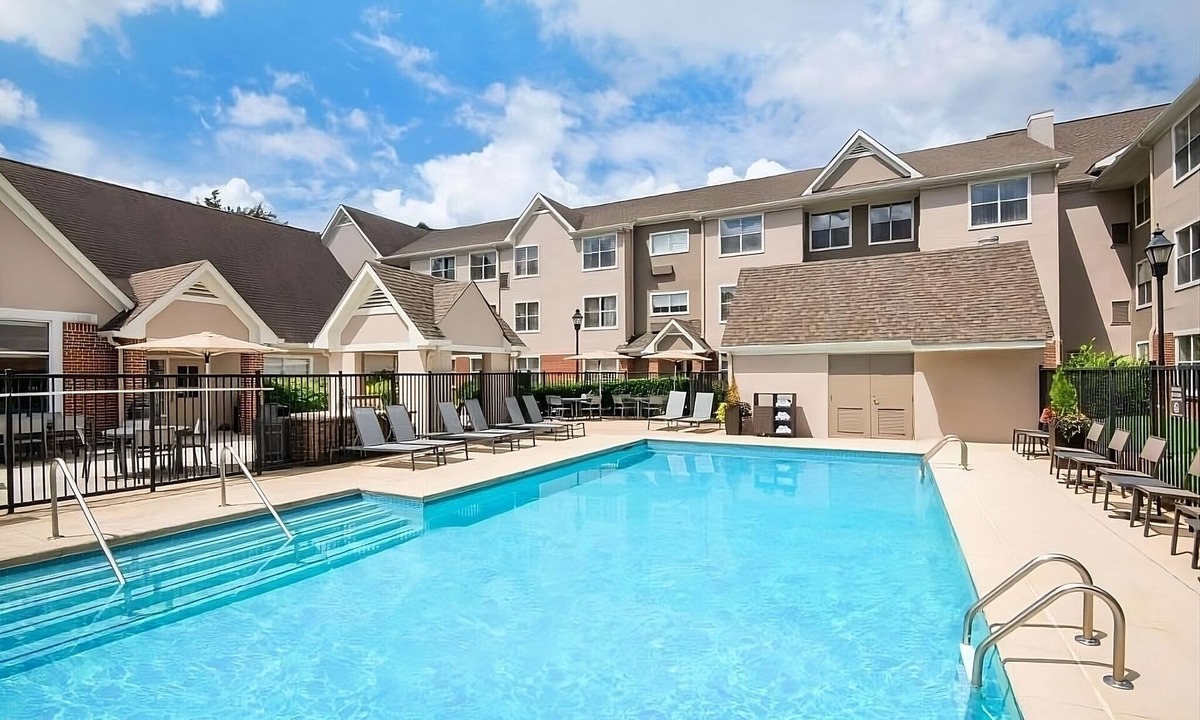 Town Center Hotel | Cozy Suite Escape! 4 2BR Units w/Kitchens & Free Breakfast! Outdoor Pool, Gym