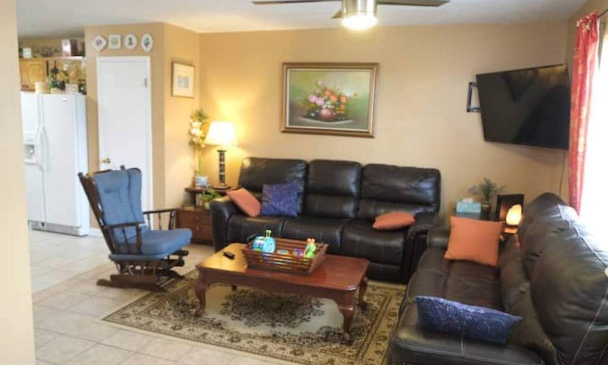 Griffin Apartment | Cute 2 bedroom/2 bathrooms home