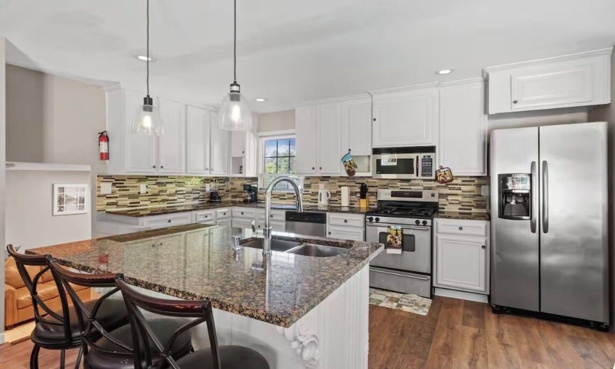 Decatur House | Decatur/ATL Family Retreat 6-bedroom, 5-baths house perfect getaway ATL/Decatur