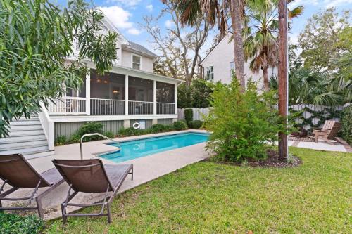 East Beach House | Delahunt Cottage - 4218 Seventh Street