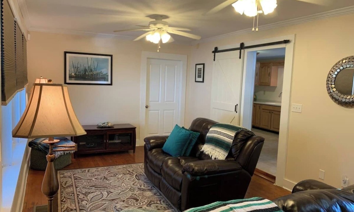 St. Marys Cottage | Delia's River Retreat: 3-bedroom Cottage in superb St. Marys