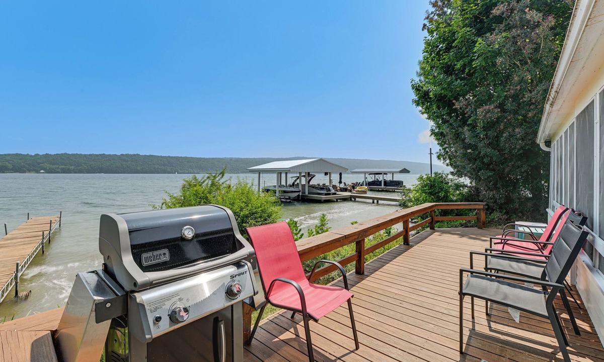 Town of Jerusalem Cabin | Dock & Rowboat: 'Beechnut Bungalow' on Keuka Lake