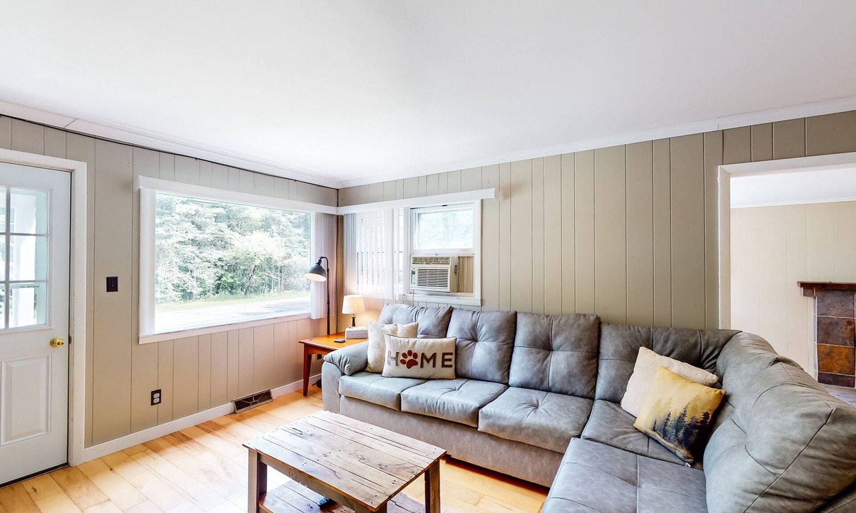 North Creek House | Dog-friendly cottage with a wood stove, washer/dryer, firepit, & large yard