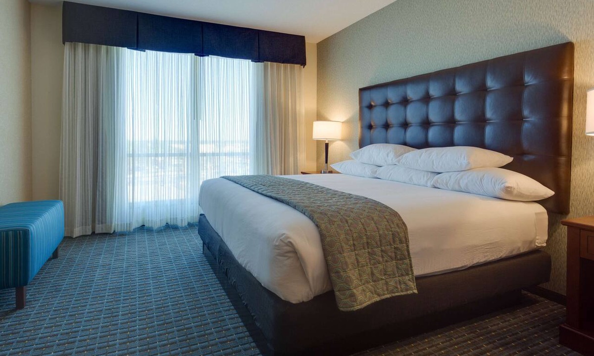 Gainesville Hotel | Drury Inn & Suites Gainesville