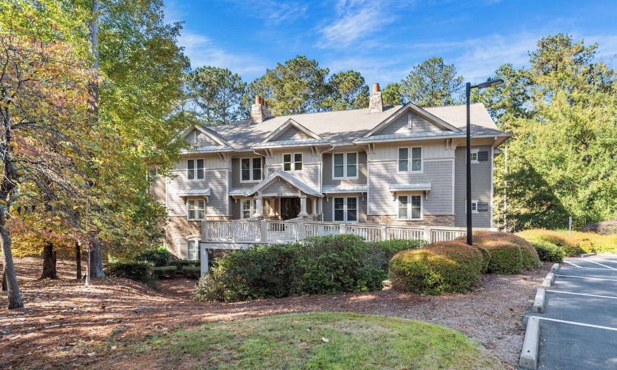 Greensboro Condo | Elegant Reynolds Lake Oconee - Golf and Serenity