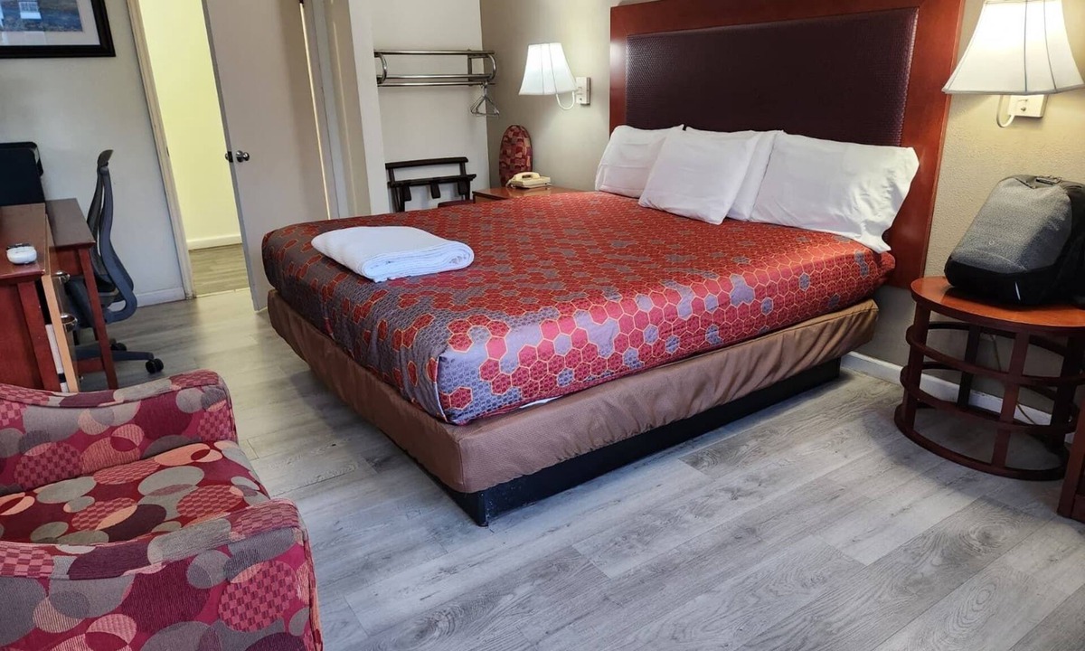 Jonesville Hotel | Elk Inn Motel I-77, Exit 85