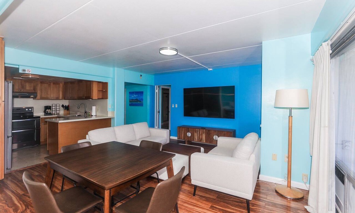 Waikiki Condo | Experience luxury at Ilikai Tower - in the heart of Waikiki with stunning lagoon views.