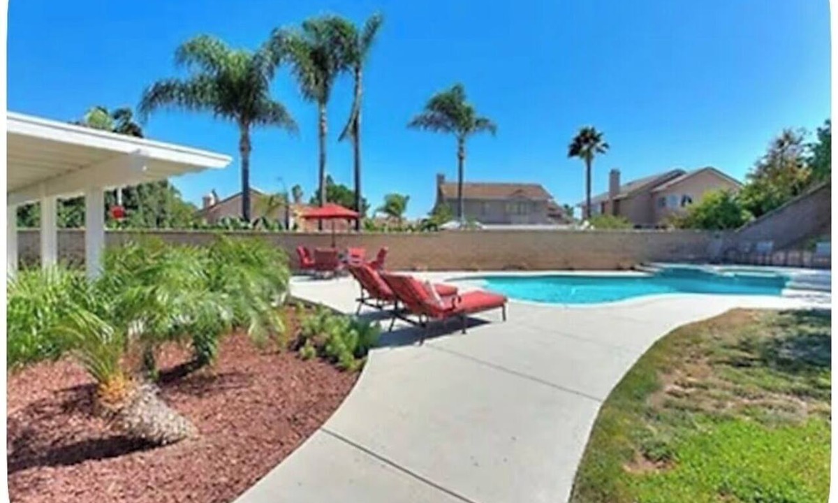 Chino Hills House | Fabulous single story house in Chino Hills with sparkling pool & spa.