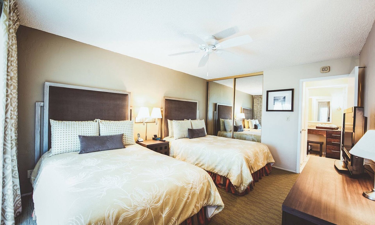 Wailua Hotel | Family and Friends Vacation! Spacious Pool View Suite + Living Area and Kitchen