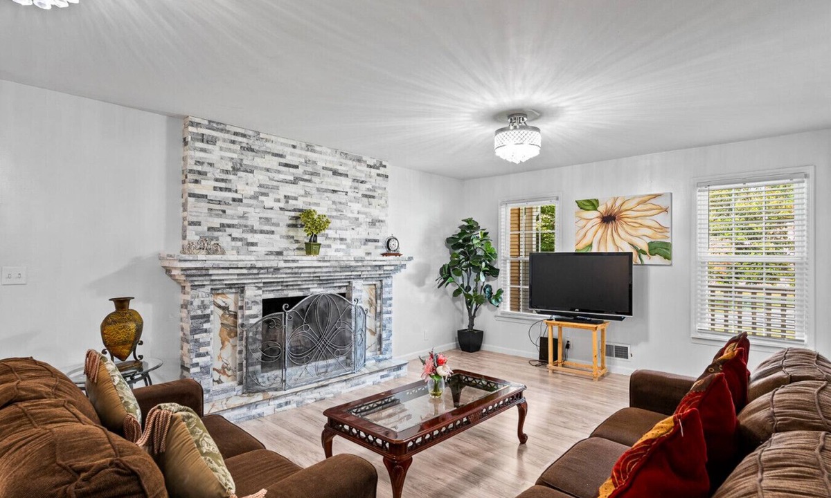Lilburn House | Family Getaway 4BR w/Game Loft & Fire Pit