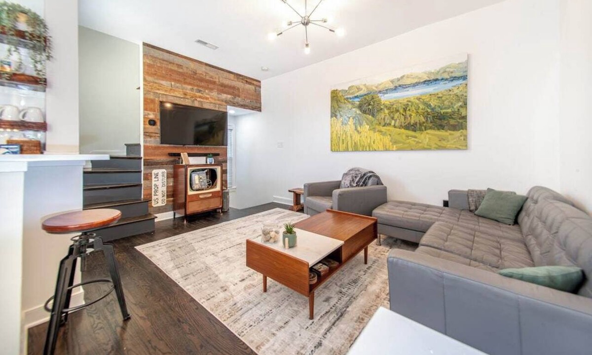 Fells Point House | Fells Point Charm with a View
